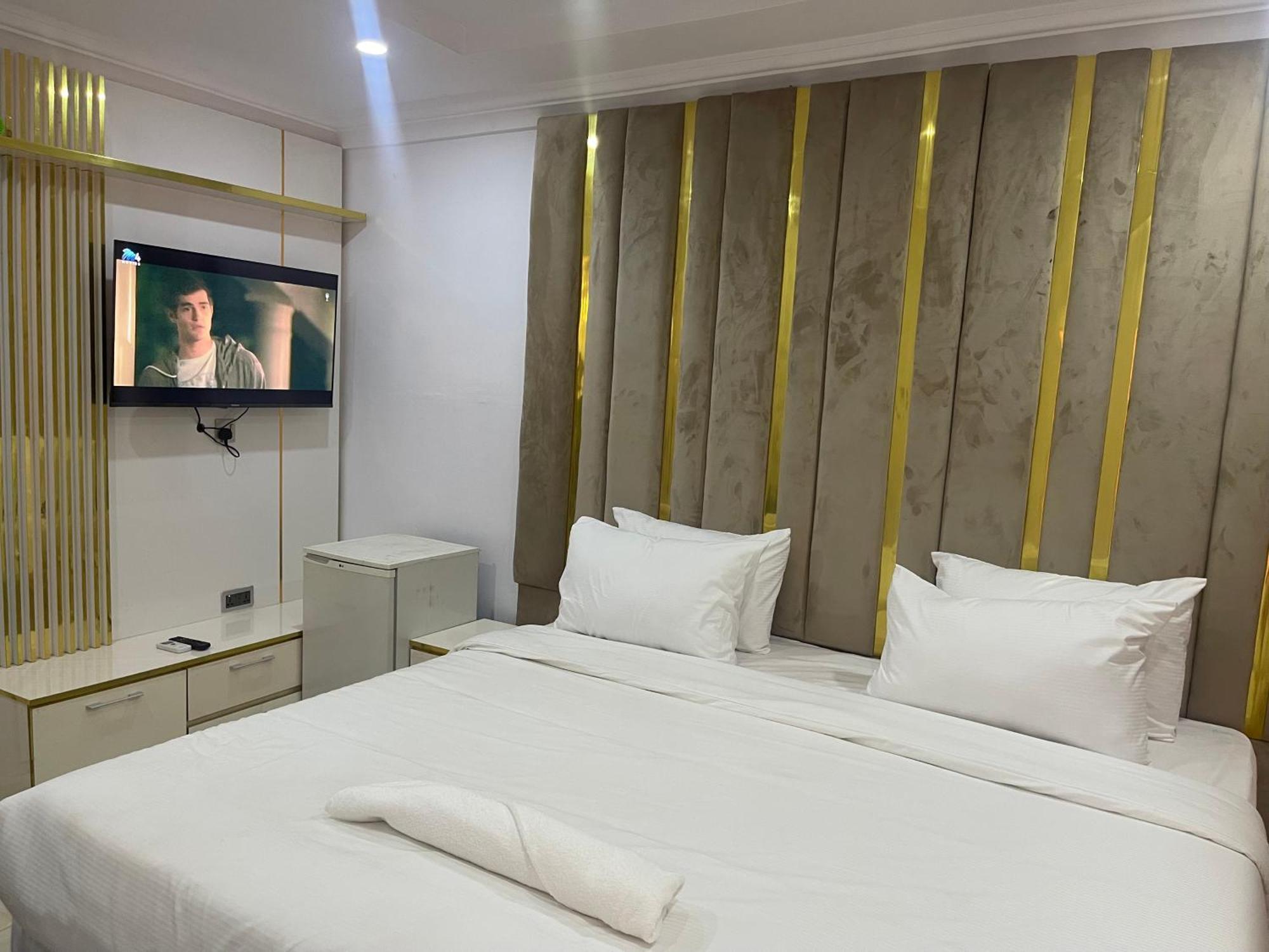White Gold Hotel อีเคจา ภายนอก รูปภาพ