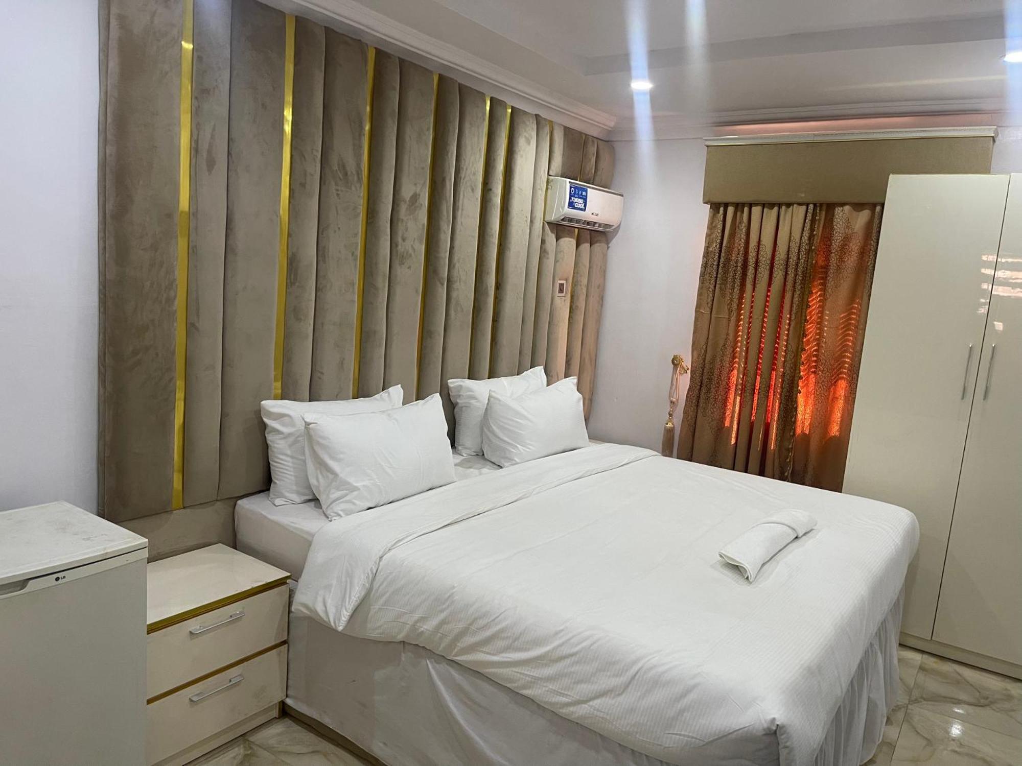 White Gold Hotel อีเคจา ภายนอก รูปภาพ