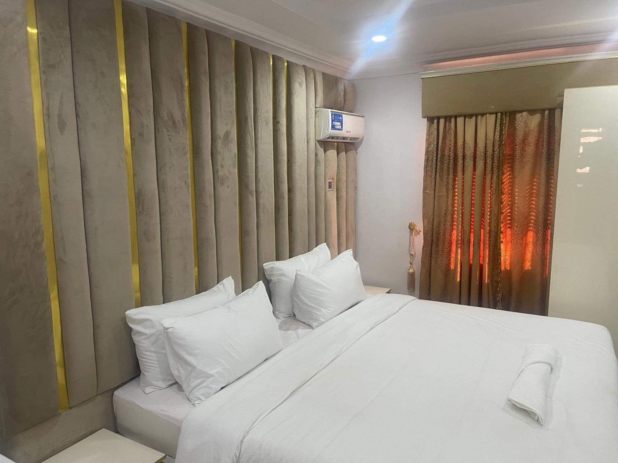 White Gold Hotel อีเคจา ภายนอก รูปภาพ